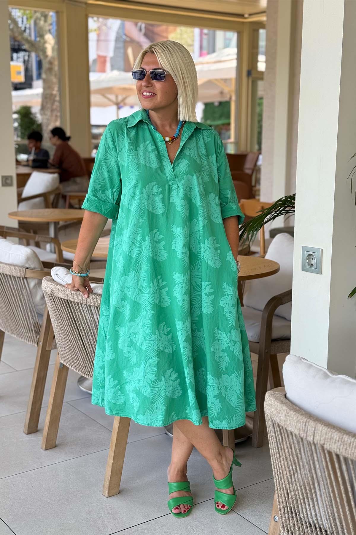 Nora – Lehtede Motivi ja Mugava Väljendiga Kleit